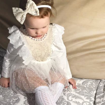 Lace white baby girl outfit for First Birthday.