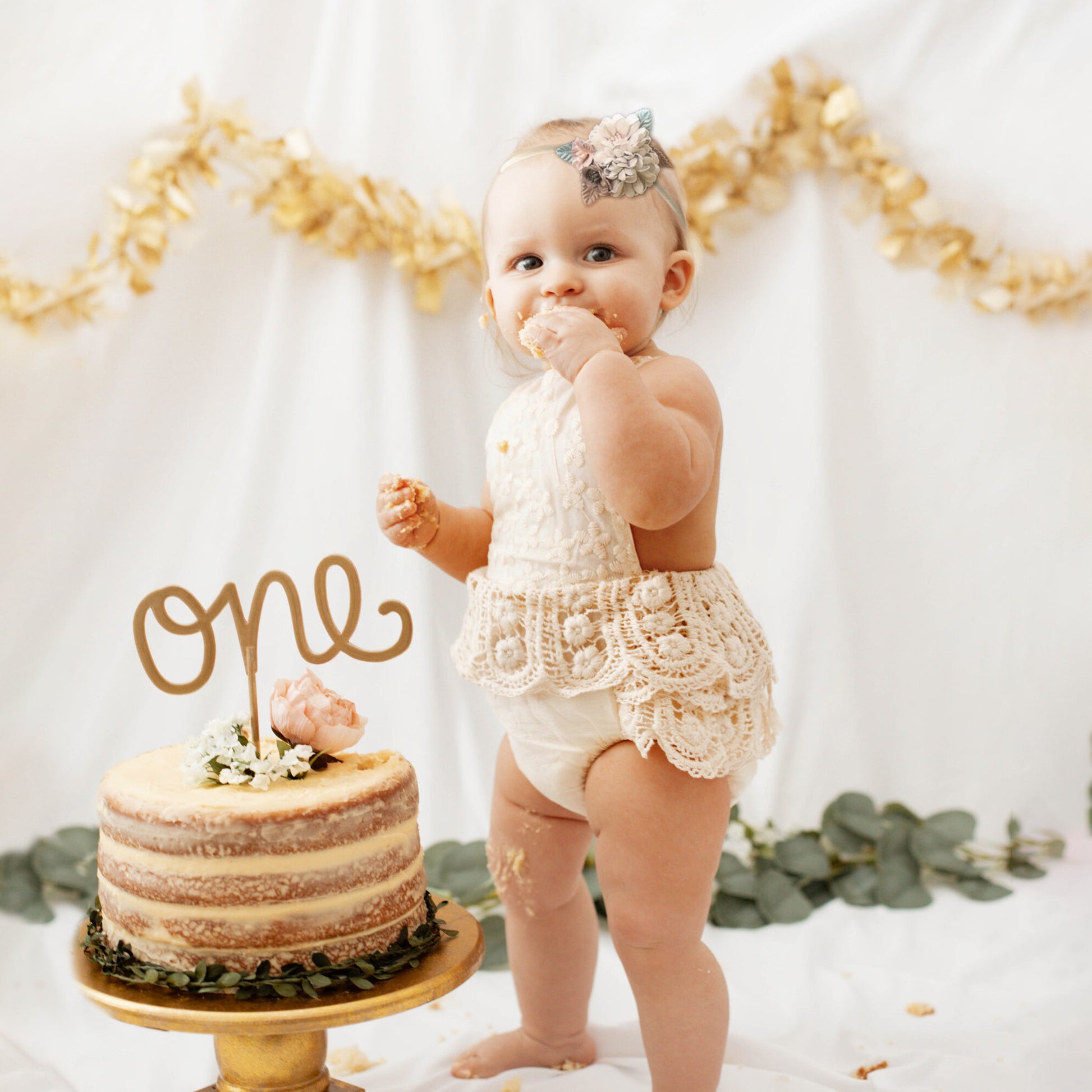 Baby Girl Lace Dress Romper for Cake Smash Outfit.